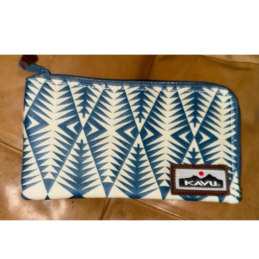 Kavu Clutch Wallet - New